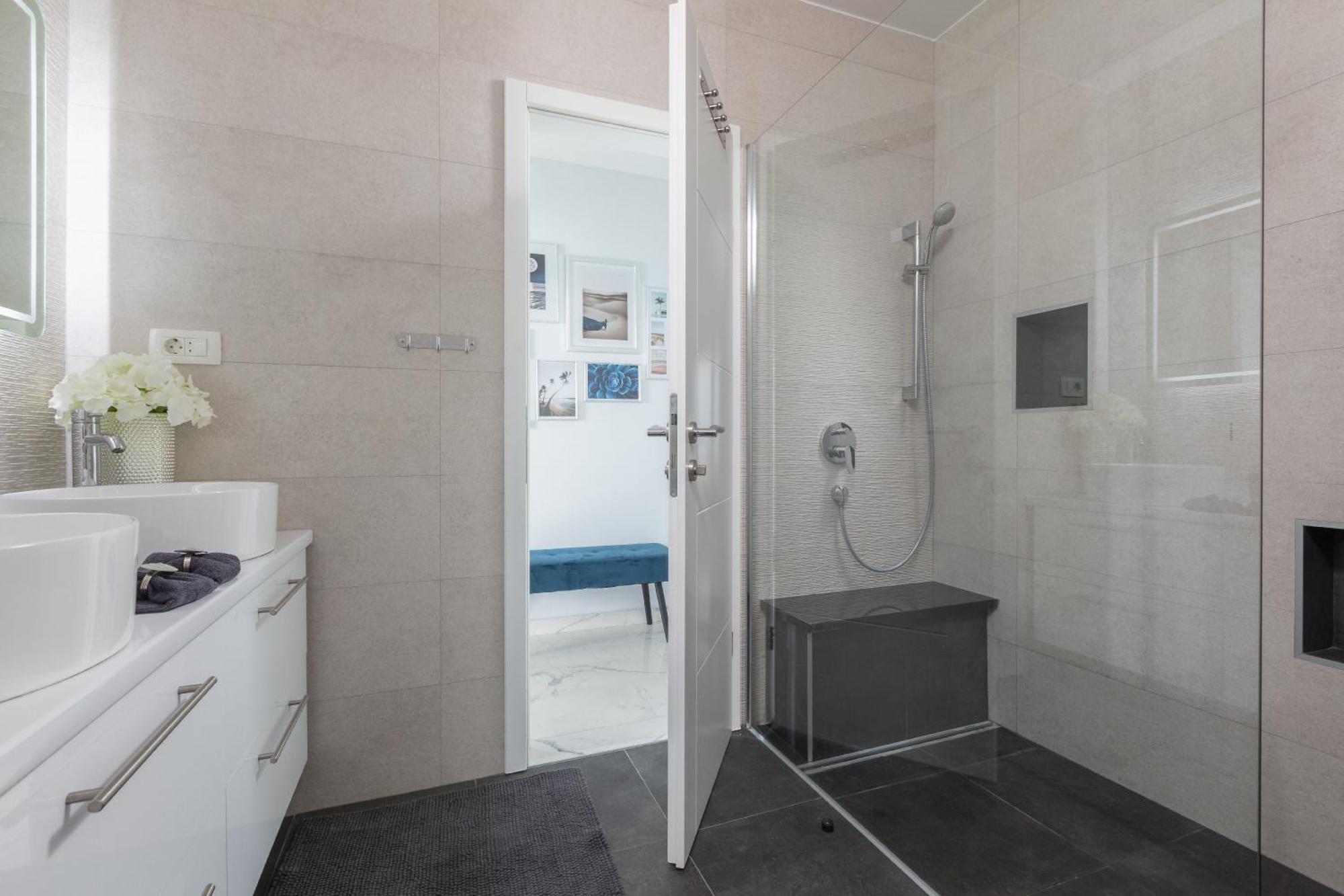 Luxury Holiday Home Dioniz Podgora Oda fotoğraf